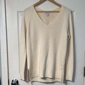 ⭐️Athleta Hanover Refined Wool Blend V-Neck Sweater Magnolia White Sz SP